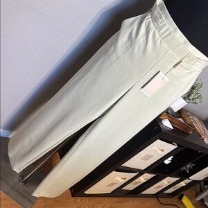 Elie. Elie Tahari Women’s Slacks light seafoam green